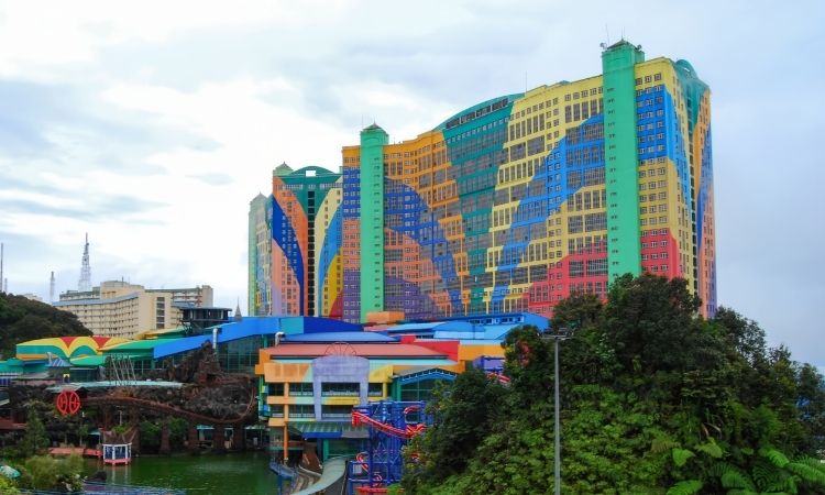 First World Hotel and Plaza